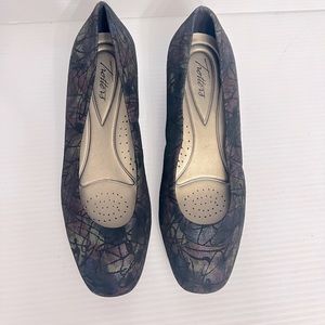 Trotters Women's Lauren Ballet Flat size 91/2 WW black purple  new never worn